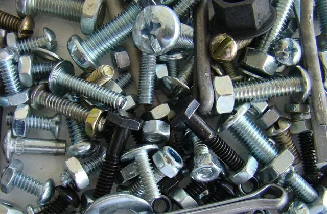 Parafusos para fixação de telhas
